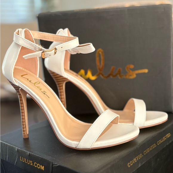 Lulu's White Elsi Stacked Ankle Strap Heels Size 7.5 New in Box - Picture 1 of 8